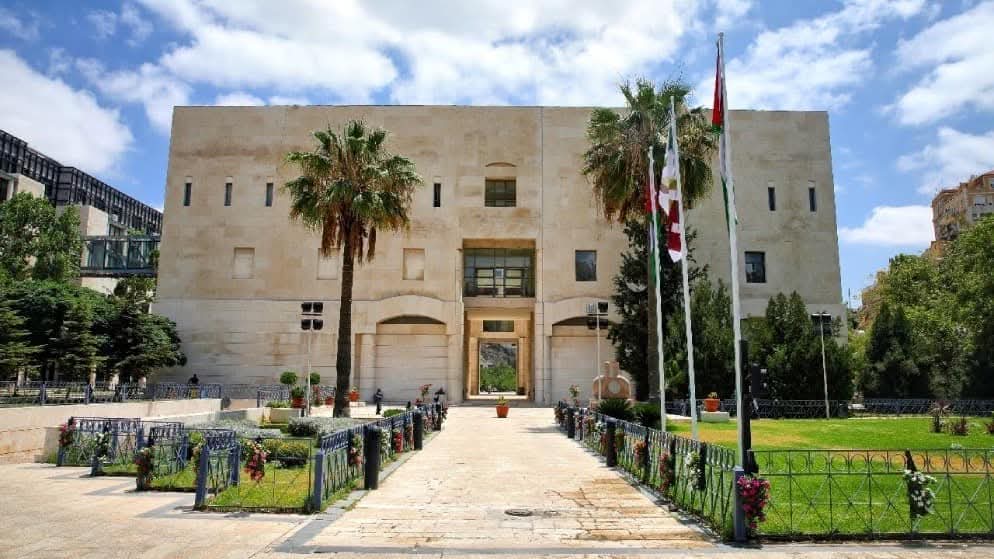 اليرموك تطلق حملة توعية بيئية لتعزيز الوعي الصحي والنظافة المدرسية