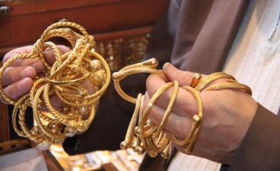 القبض على فتاتين سرقتا 100 ألف دينار ومصوغات ذهبية من منزل في عين الباشا