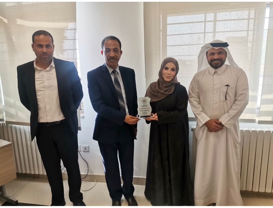 الزبن يفتتح معرض التدخلات العلاجية ويكرم المجتمع المحلي والمعلمين والطلبة الداعمين والتميزين