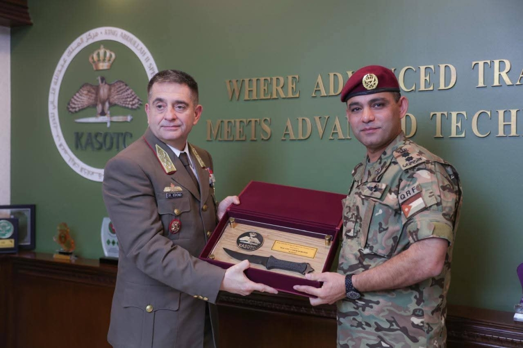 زيارة رئيس أركان الدفاع الهنغاري لمركز الملك عبدالله لتدريب العمليات الخاصة ...صور