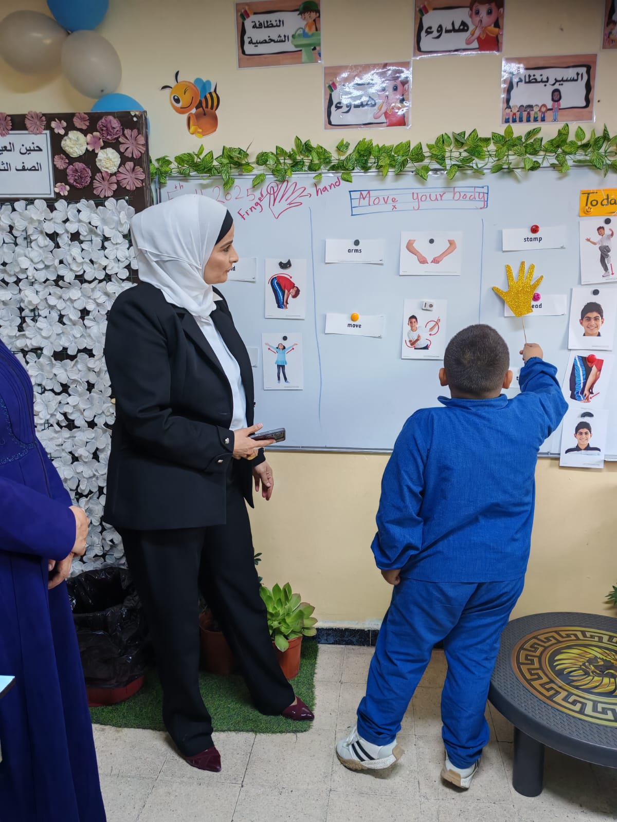 السواريس تواصل جولاتها الميدانية في مدارس لواء سحاب