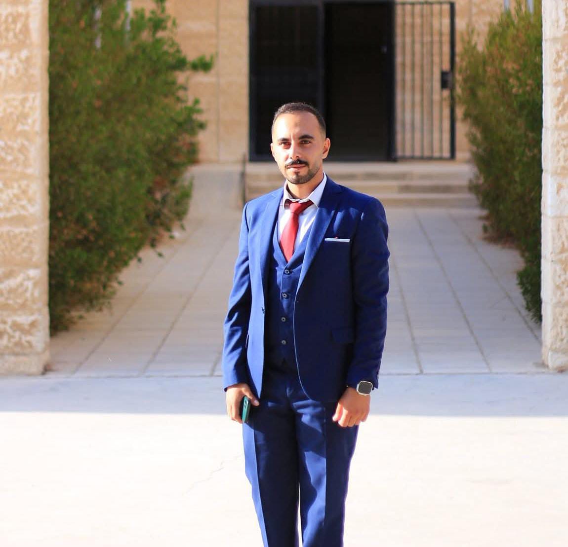 موسى فاضل الخوالدة يناقش رسالة الماجستير بنجاح في الرياضيات