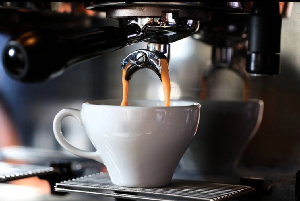 كيف يؤثر شرب القهوة يومياً على ضغط الدم؟