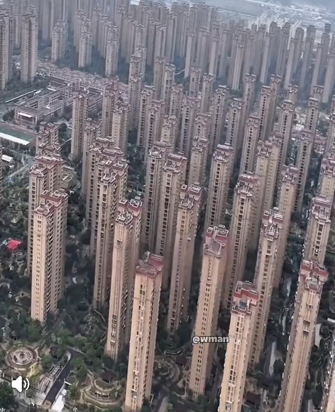 أكبر حي عمارات شاهقة في العالم يُحدث تحولاً حضرياً في الصين