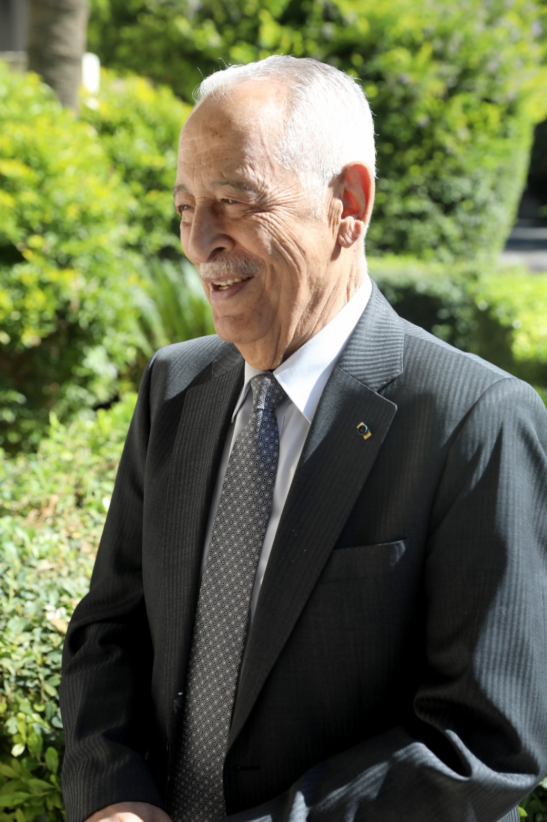 تجربة شخصية مع معالي رئيس الديوان الملكي يوسف العيسوي… شكر وامتنان