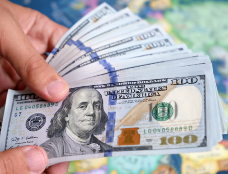 تفاؤل بإنهاء إغلاق الحكومة يحد من مكاسب الدولار كملاذ آمن