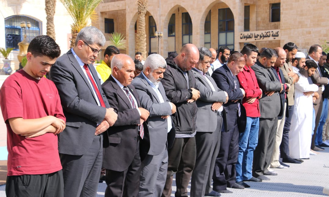 جامعة الزرقاء تقيم صلاة الاستسقاء