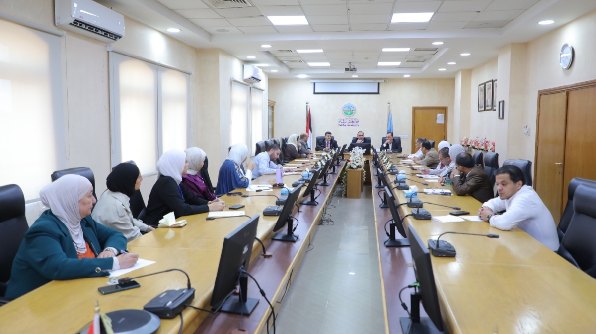 وحدة التطوير تلتقي مساعدي الجودة وضباط الارتباط في الكليات والوحدات الادارية