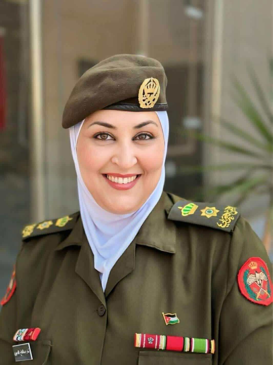 الأهل يهنئون ثمار الفاعوري بترفيعه إلى رتبة مقدم