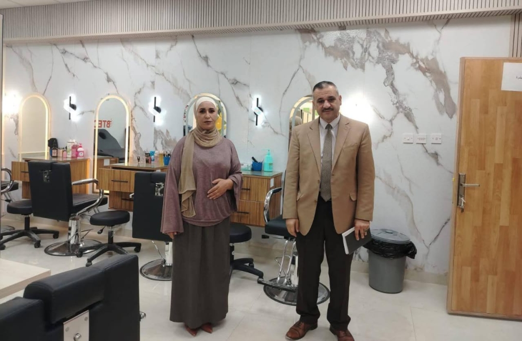 الجريري يتفقد مشغل الشعر والجمال BTEC في مدرسة ام الرصاص الثانوية الشاملة للبنات.