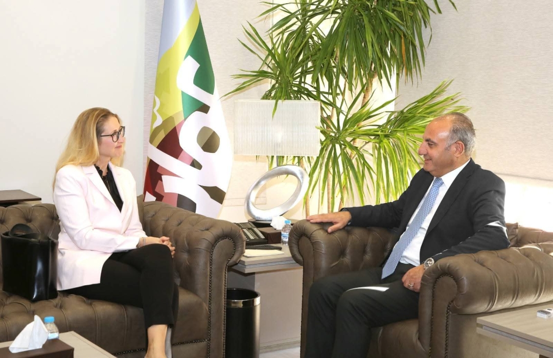 الشواربة يلتقي سفيرة التشيك ويبحث معها سبل تعزيز التعاون