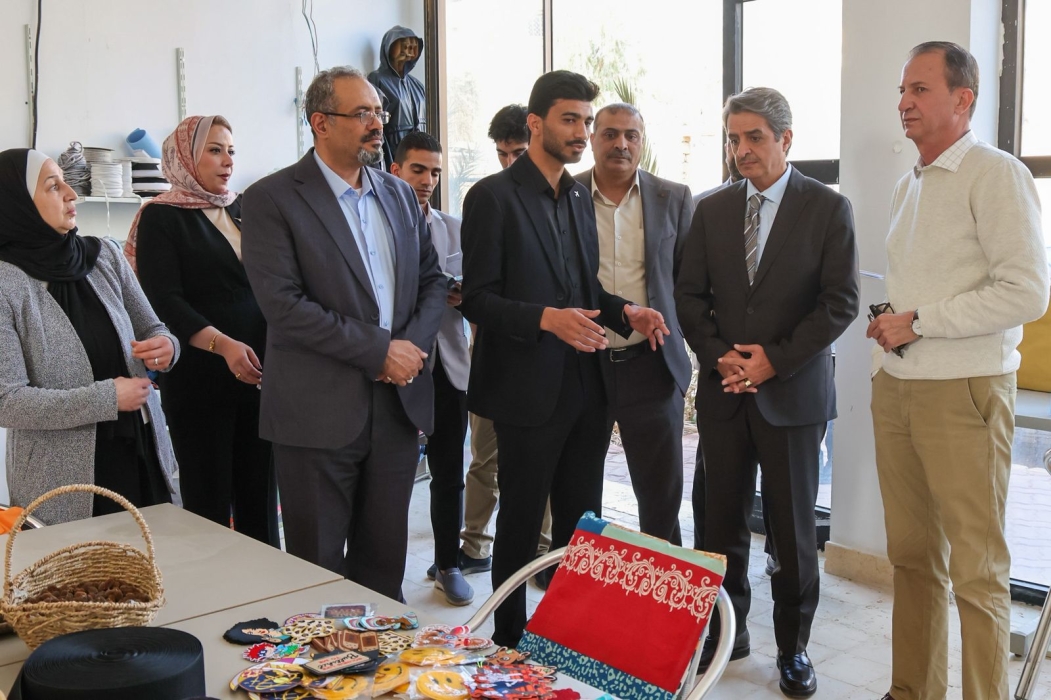 العدوان: تمكين شباب الأزرق أولوية وطنية وبرامج تنموية مستدامة