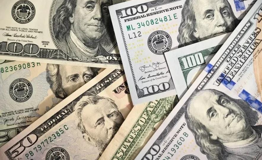 سيدة تفوز بجائزة 50 ألف دولار بعد ضغطها على ‘‘الزر الخطأ’’