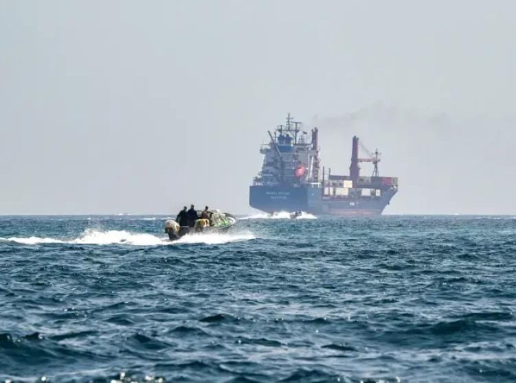 أول رد عسكري أمريكي على اختطاف إيران لناقلة النفط ”تالارا” في مضيق هرمز