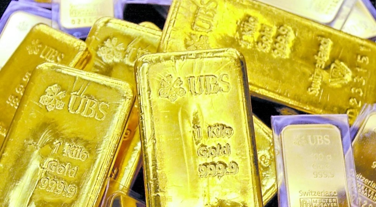 الذهب يواصل الانخفاض.. قوة الدولار تخفف من احتمالات خفض الفائدة