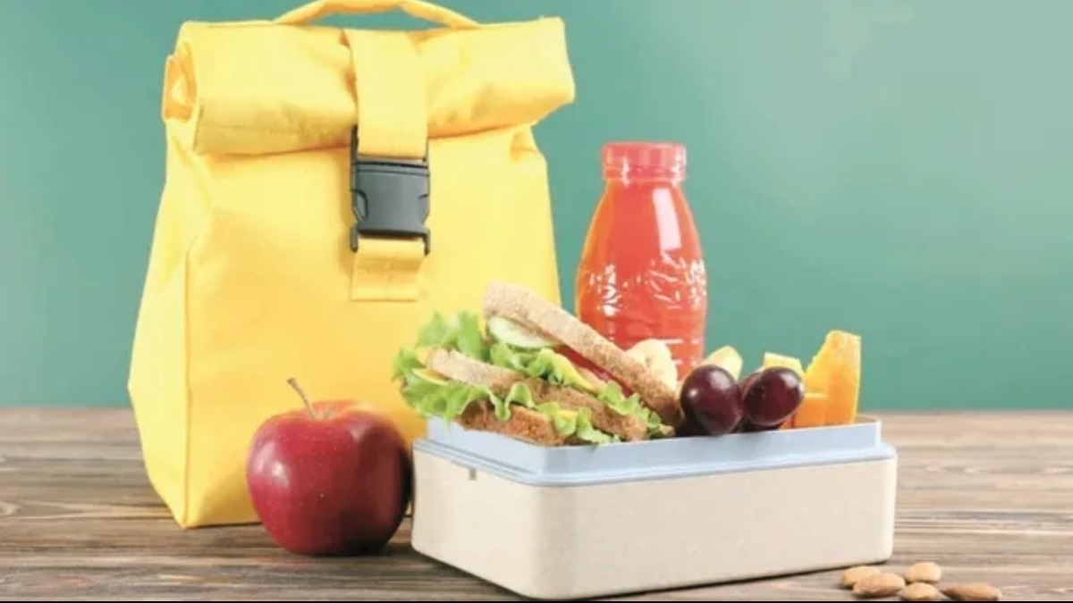 نقص التمويل يهدد بالحرمان من الوجبات المدرسية