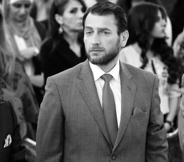 وفاة مدير مدرسة… المجتمع التعليمي يودّع الأستاذ فراس الشويحات