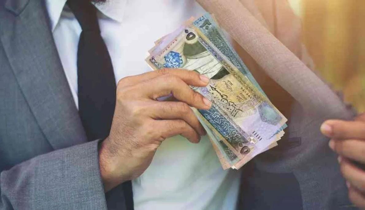 سؤال نيابي عن رواتب وامتيازات كبار المسؤولين في الحكومة