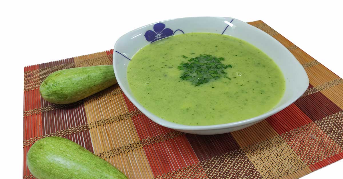 طريقة عمل شوربة لب الكوسة.. وصفة صحية ولذيذة في دقائق