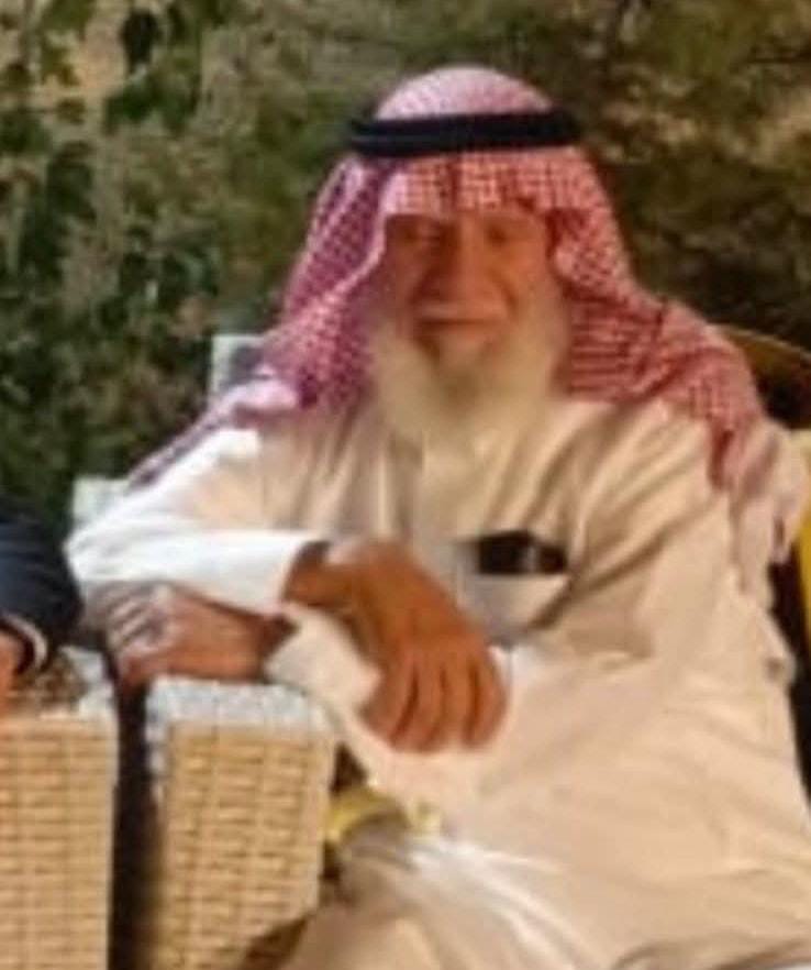 الفريق الركن العين حسين الحواتمة يقدّم العزاء بوفاة الحاج عاكف الرقاد