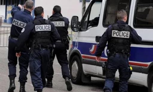 سجن 3 أشخاص في فرنسا بتهمة التجسس والتدخل لحساب روسيا