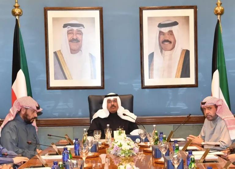 الكويت تصدر قرارًا بسحب الجنسية الكويتية عن 7 أشخاص بينهم داعية مشهور