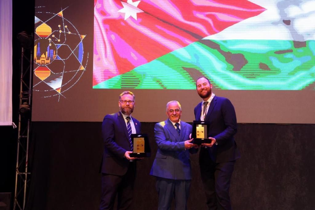 إعلان فوز عمان الاهلية بالمركز 23 عربياً والأولى على الجامعات الأردنية بحفل اختتام فعاليات قمة التايمز...صور