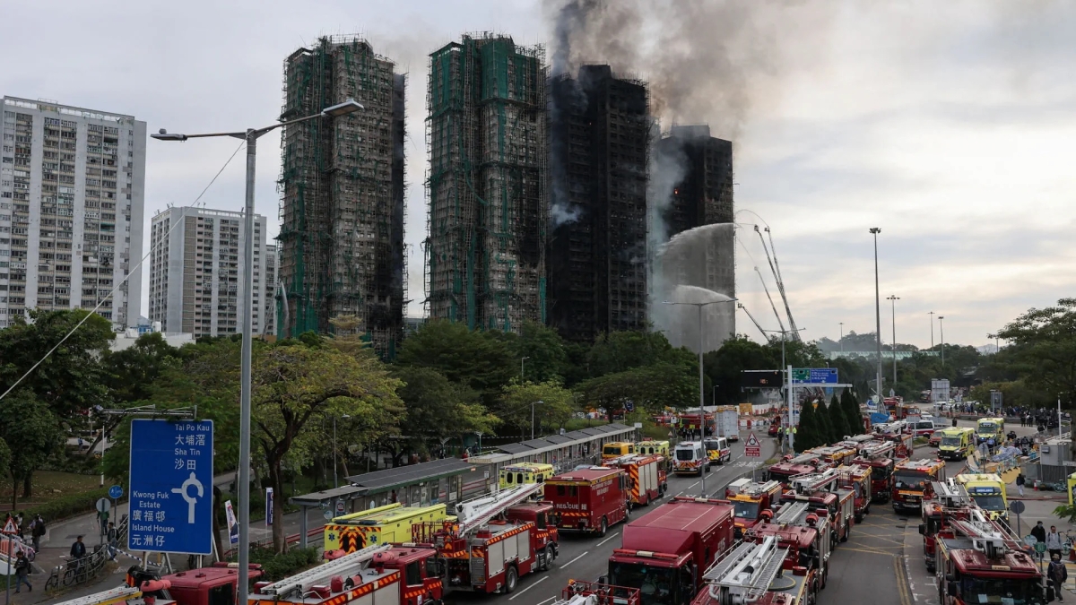 مصرع 44 شخصا وفقدان المئات بحريق في هونغ كونغ