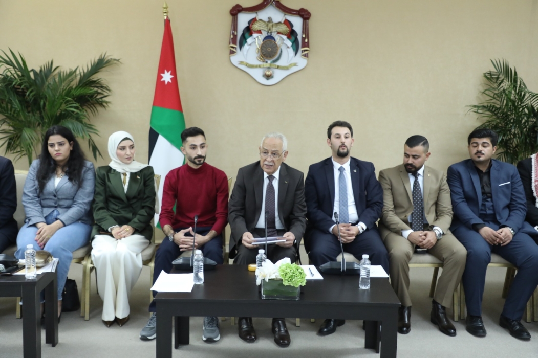 العيسوي يستقبل 400 شاب وشابة في الديوان الملكي يؤكدون وقوفهم خلف القيادة الهاشمية وصناعة المستقبل
