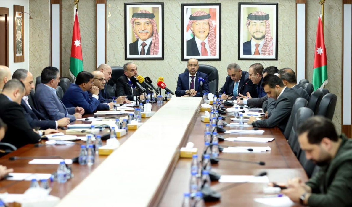المالية تناقش موازنة الشؤون السياسية لتعزيز الأداء الحزبي الأردني