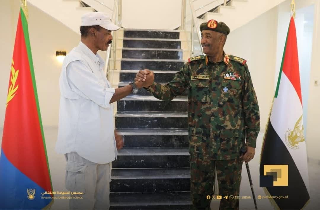 رئيس مجلس السيادة السوداني يستقبل الرئيس الإريتري أسياس أفورقي