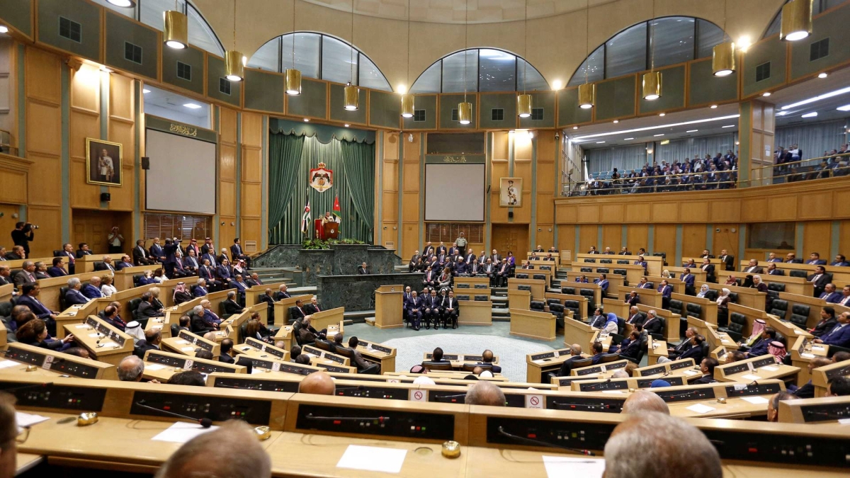 رئيس اللجنة القانونية النيابية  : في حال غياب أي عضو عن الاجتماعات  لمدة ثلاث مرات متتالية فإنه يتم فصله