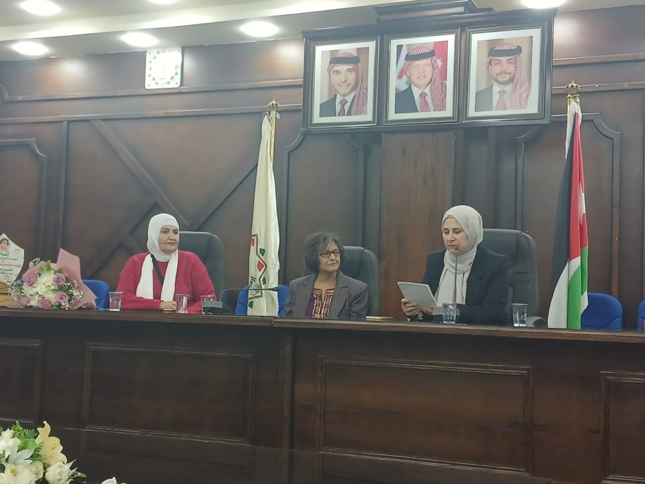 احتفاء إربدي بالمبدعة التشكيلية نعمت الناصر في جمعية سيدات أربيلا الثقافية