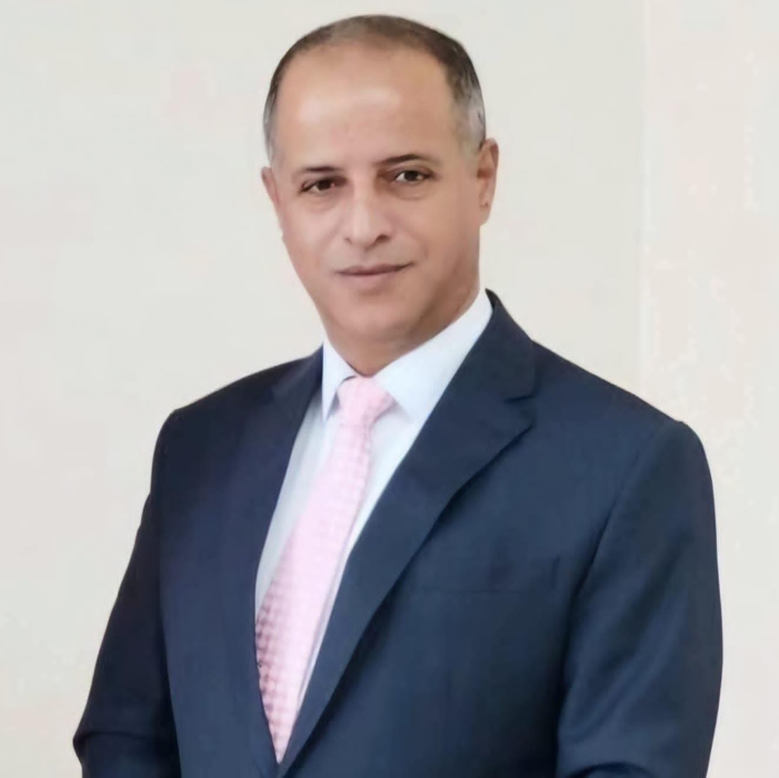 تعيين الدكتور صخر محمد ضبعان المور متصرفًا للواء الجامعة في محافظة العاصمة