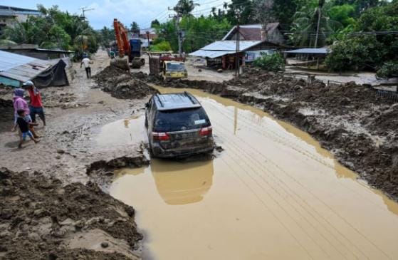 وفيات عواصف جنوب شرق آسيا تتجاوز ‭600‬ شخص