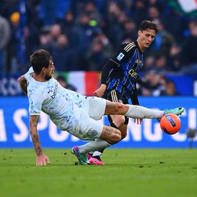 الكالتشيو: انتر ميلانو يتفادى مفاجأة بيزا ويقفز للمركز الثالث مؤقتا