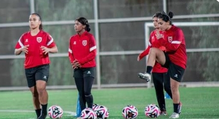 منتخب السيدات لكرة القدم يلتقي نظيره الفلسطيني في نهائي غرب آسيا غدا