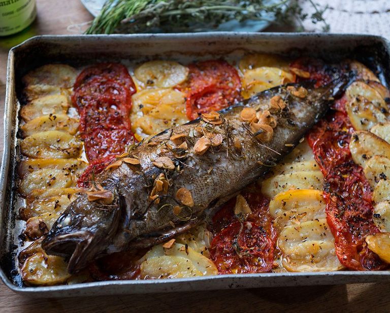 طريقة عمل السمك الصغير في الفرن … وجبة صحية ولذيذة على المائدة المصرية