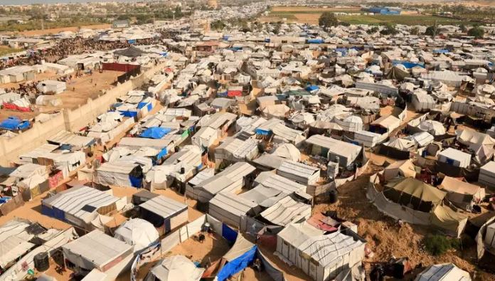 اجلاء عشرات الأسر المحاصرة بحي التفاح في غزة وعملية دهس مجندة بالضفة