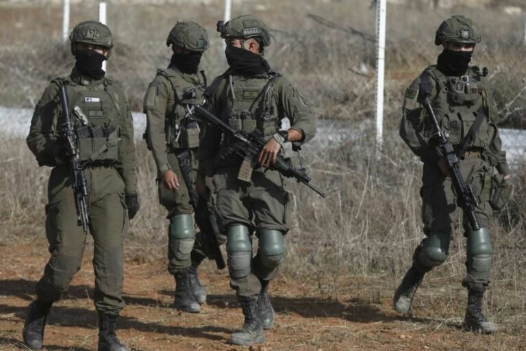 عشرات الاعتقالات وهدم المنازل وتوسع في نصب الحواجز في الضفة الغربية