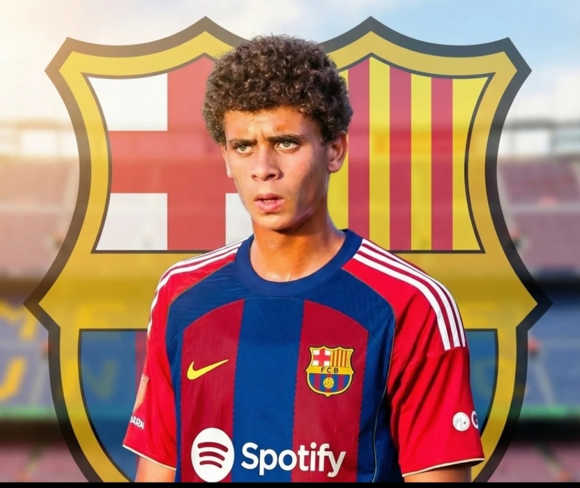 لاعب مصري شاب يقترب من برشلونة