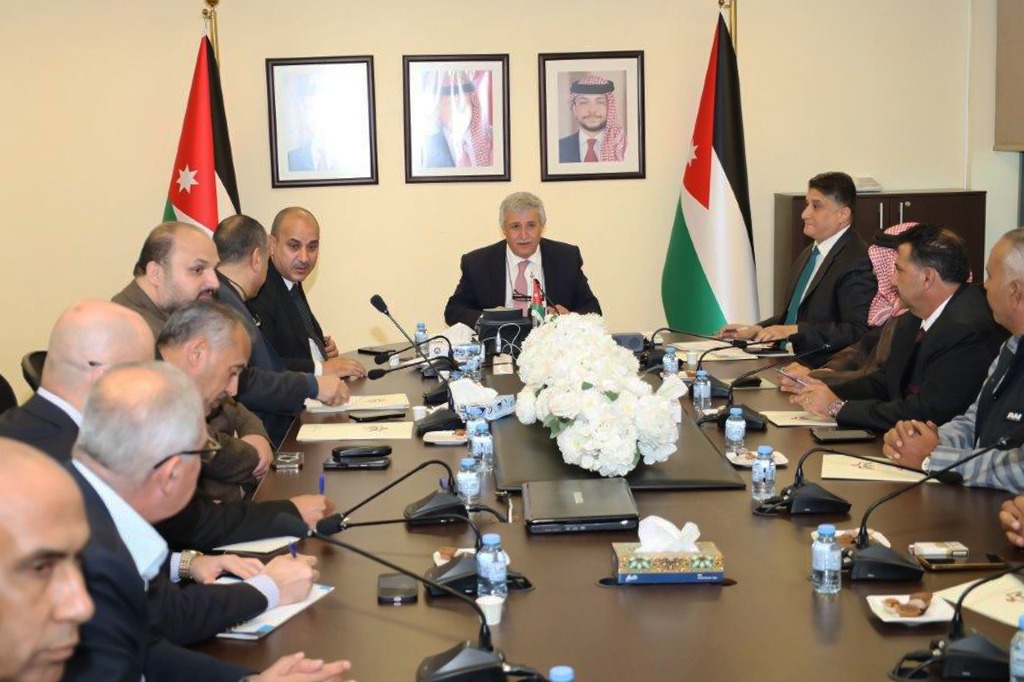 “النقل”: تشريعات التطبيقات الذكية منحت قطاع التكسي مزايا لاستدامة عمله