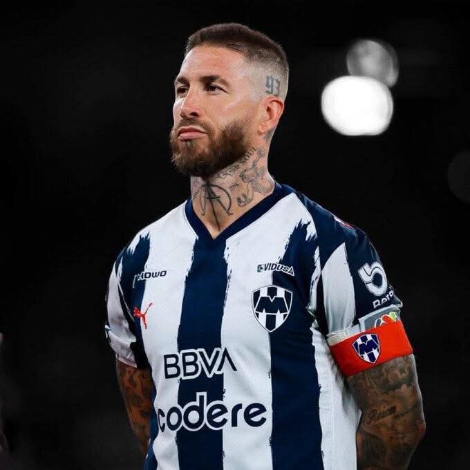 ميلان يفكّر بضم راموس