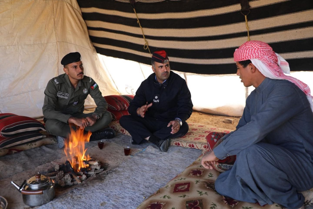 شرطة البادية الوسطى تنفّذ حملة توعوية لسكان مناطق مجاري السيول مع اقتراب فصل الشتاء