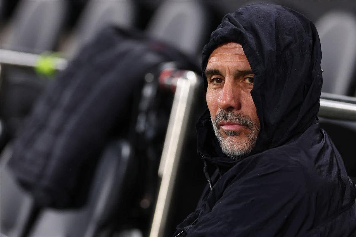 غوارديولا يمزح بعد الفوز على فولهام: لقد فقدت شعري!