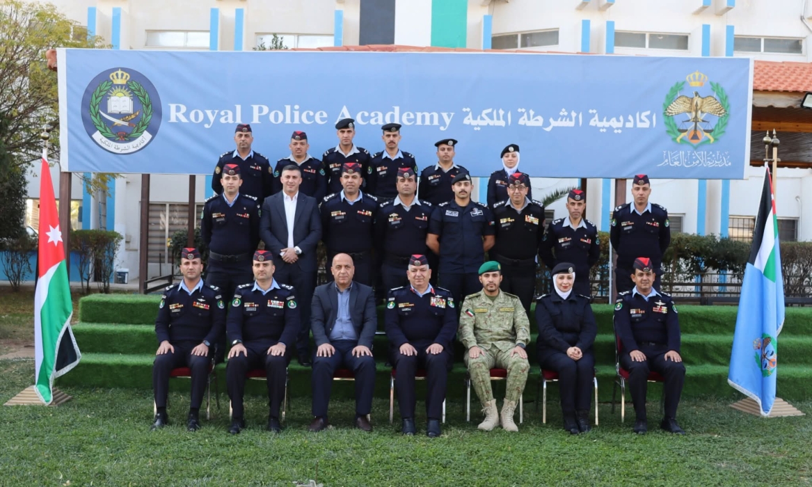 تخريج دورتي اعداد المدربين (TOT) واللغة العبرية في أكاديمية الشرطة الملكية