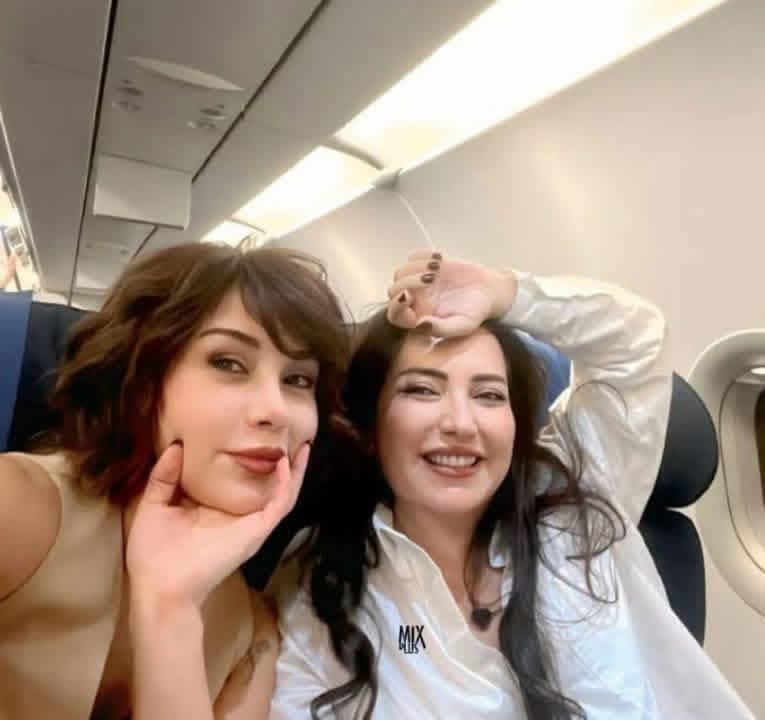 أمل عرفة وكاريس بشار تتألقان على متن الطائرة: وهلق لوين؟