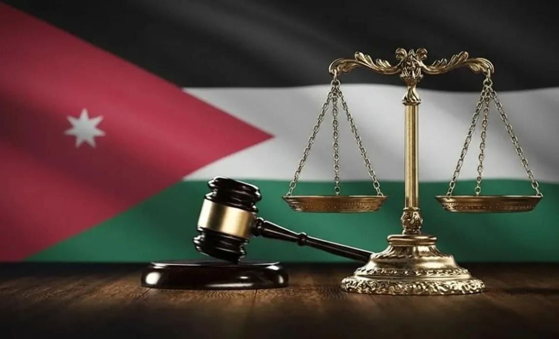 موظف في التربية يختلس آلاف الدنانير من أموال مخصّصة لطلبة سوريين