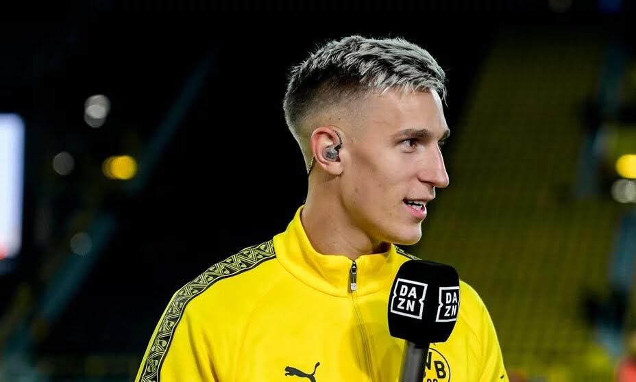 برشلونة يستهدف صلابة دفاعية جديدة مع شلوتربيك