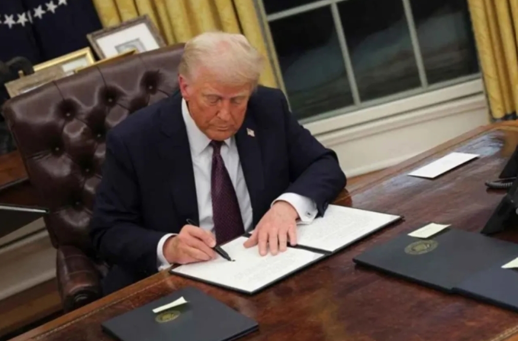 لأكثر من 30 دولة.. ترمب يوسع حظر السفر إلى أمريكا